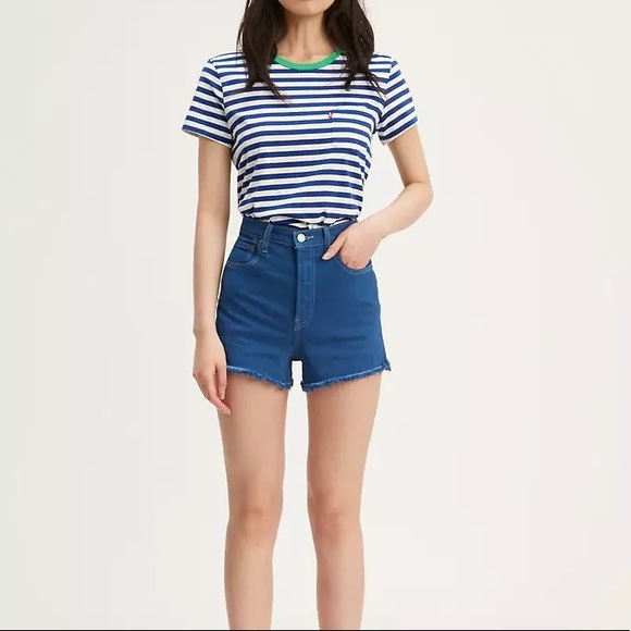 Levi’s Premium Ribcage Shorts - Picture 5 of 5